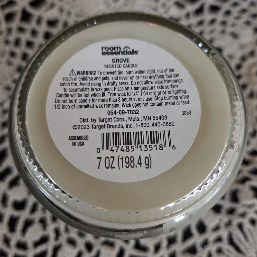 Room Essentials Grove 7oz Candle  Scent of Mandarin And‎ Basil NEW